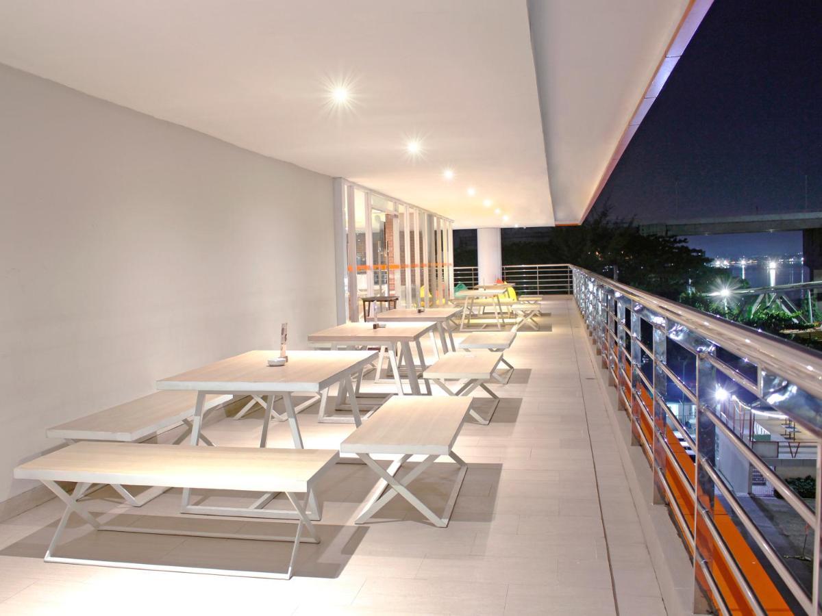 Harris Hotel Samarinda Eksteriør billede