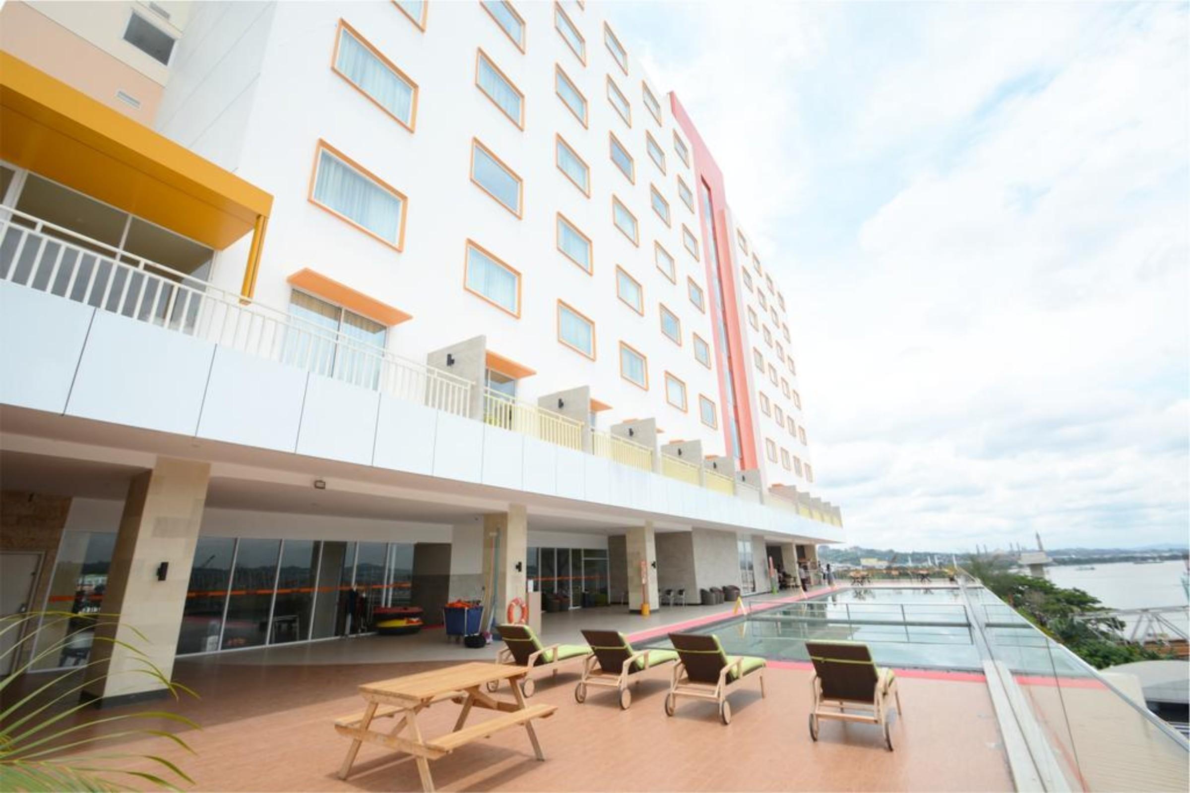 Harris Hotel Samarinda Eksteriør billede
